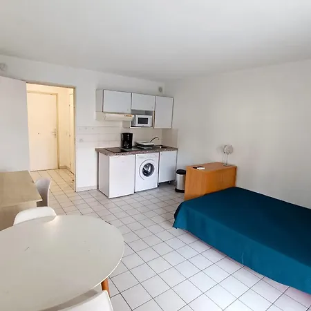 With Balcony - 1 Minute From The