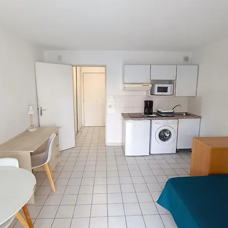 Апартаменты With Balcony - 1 Minute From The